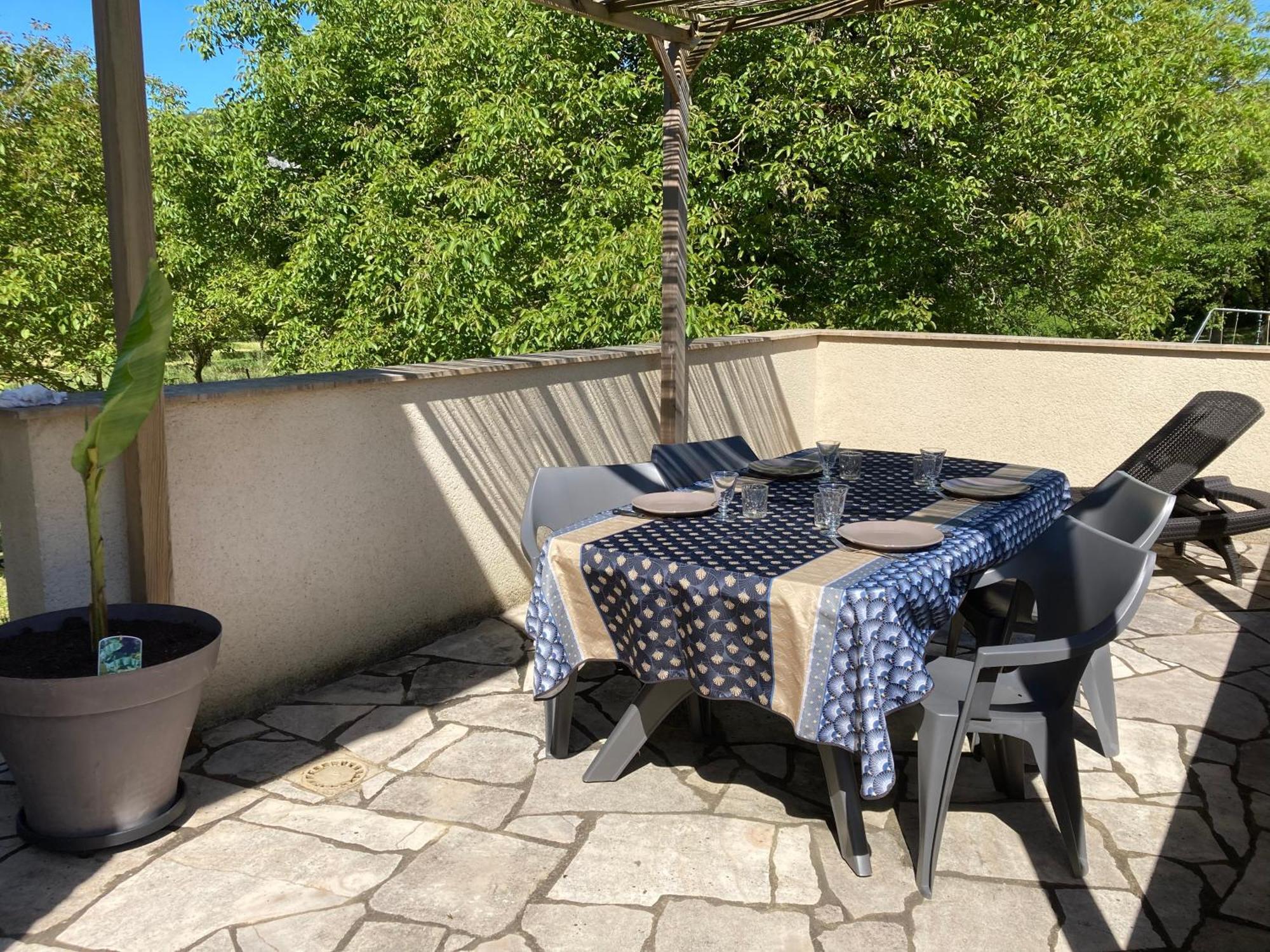 Gîte Les clés des Champs Côté Jardin Lacave  Esterno foto